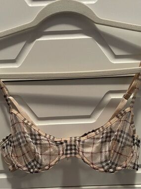Classic Burberry Bra size 34A